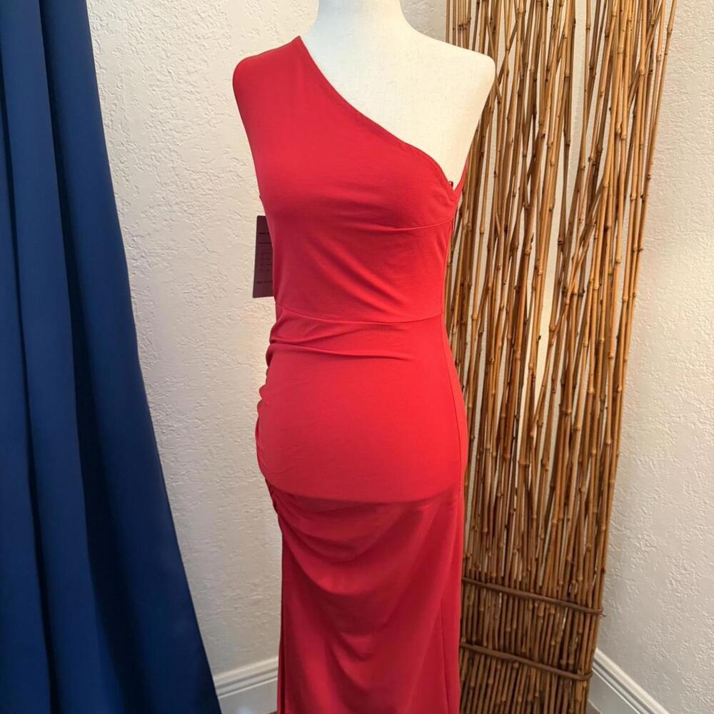 Red one shoulder ruched maxi dress with zipper back #redhot #maxidress